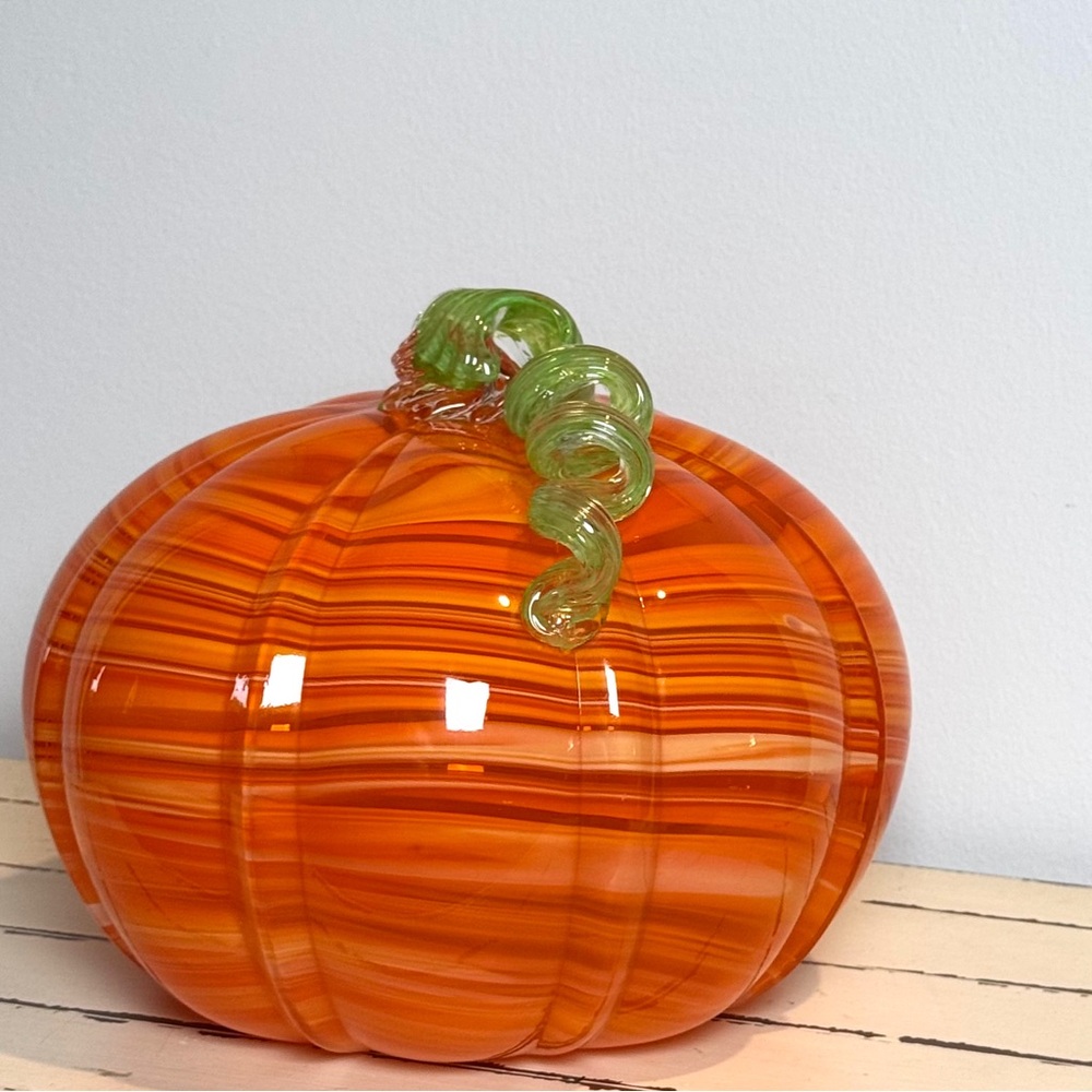 Artisan 9” Hand-Blown Glass Curly Stem Pumpkin Brilliant Orange Swirl